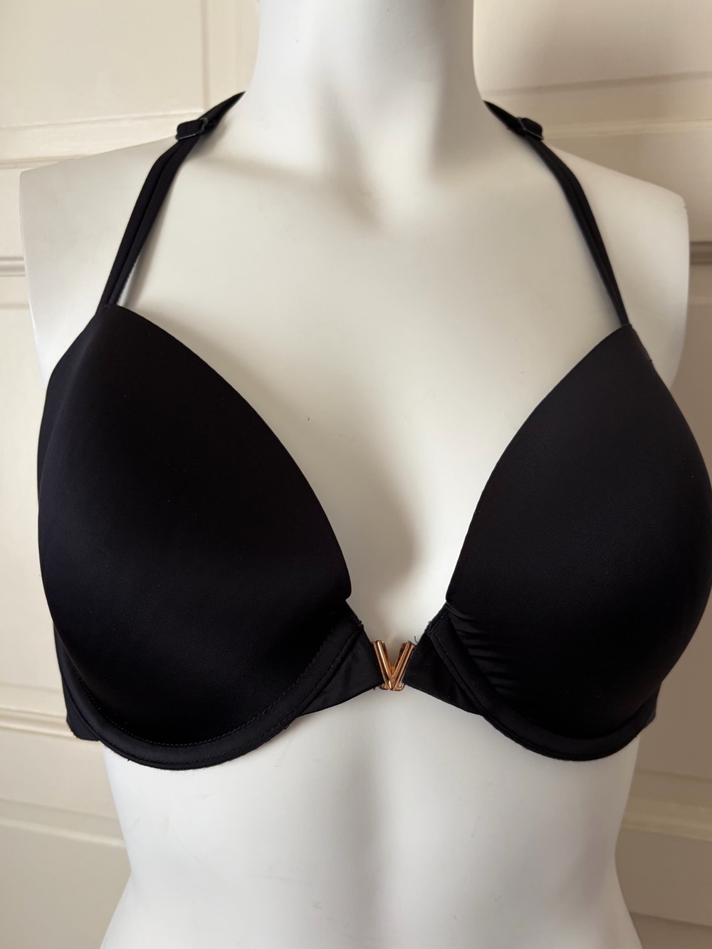 Victoria's Secret Black Bra with Pink Trim Label